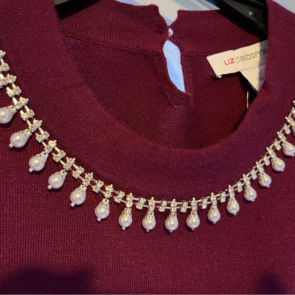 Liz Claborne Burgundy sweater top long sleeved